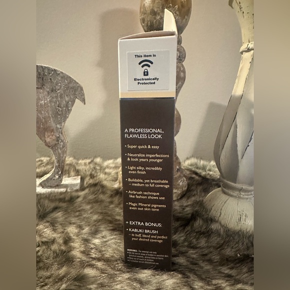 Magic Minerals Airbrush Foundation by Jerome Alexander - Picture 3 of 5